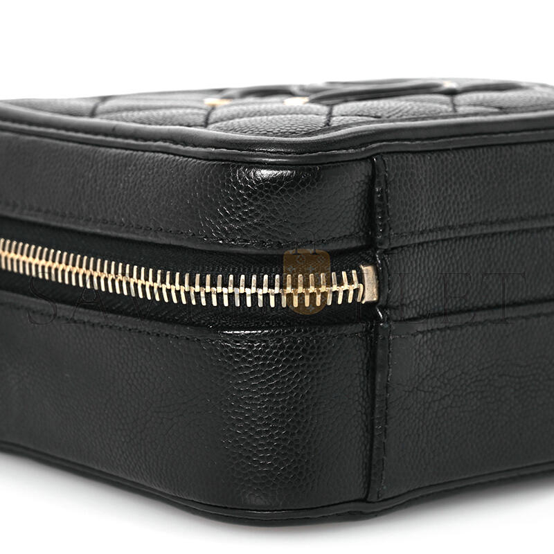 CHANEL CAVIAR QUILTED SMALL CC FILIGREE VANITY CASE 1585770 (16*12*7cm)